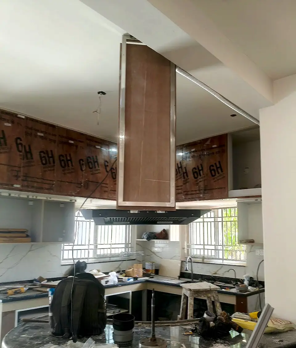 Island chimney · open kitchen